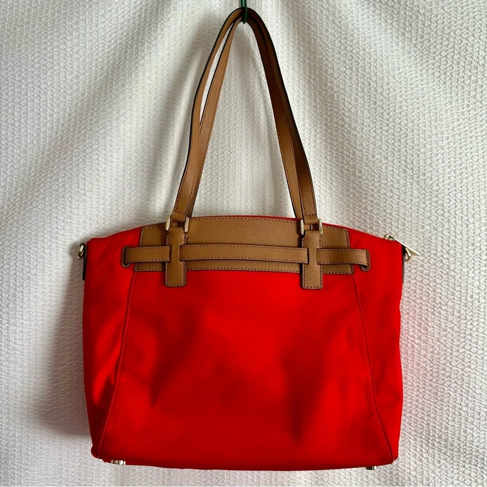 Michael Kors Hamilton Nylon Large Red Messenger Tote Bag - Picture 2 of 10